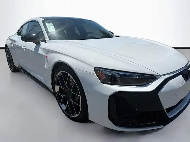 2026 Audi RS e-tron GT Base's photo