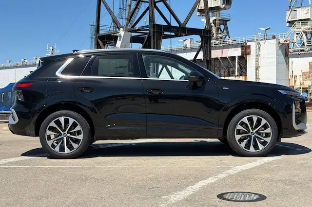 2026 Audi Q3 S line quattro photo 3