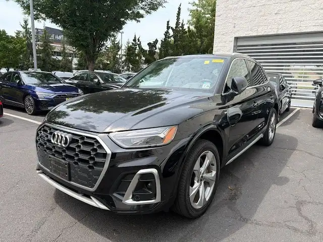 2023 Audi Q5 45 Premium Plus's photo