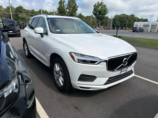 2019 Volvo XC60 T5 Momentum AWD's photo