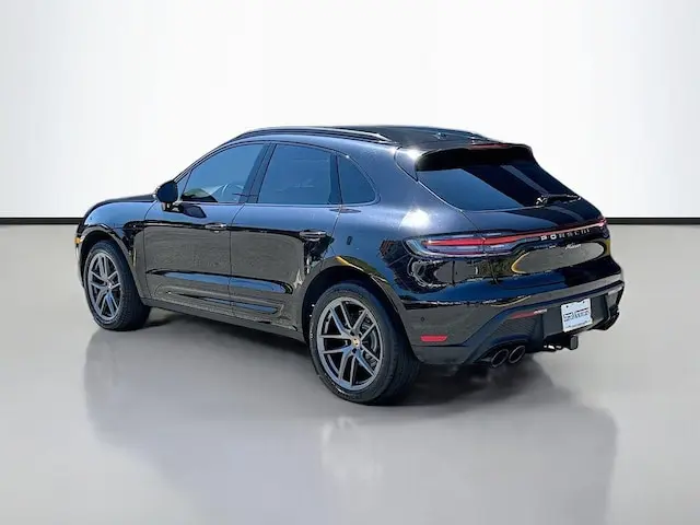 2023 Porsche Macan Base photo 3