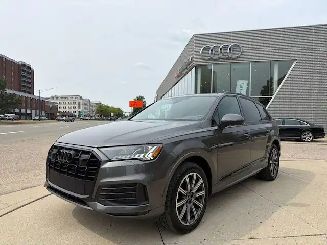 2023 Audi Q7 45 Premium Plus quattro Tiptronic's photo