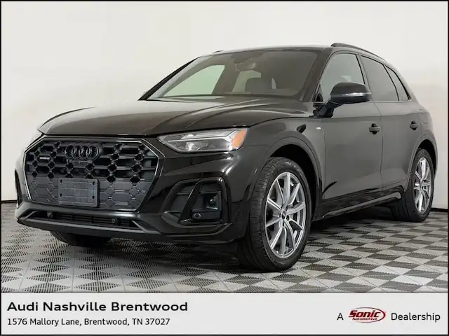 2023 Audi Q5 55 e Premium Plus's photo