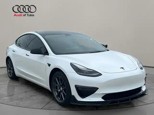 2022 Tesla Model 3 Long Range Dual Motor All-Wheel Drive's photo