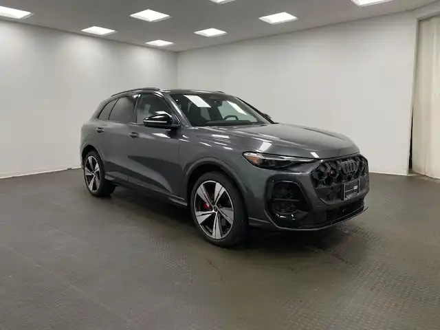 2025 Audi SQ5 Premium Plus's photo