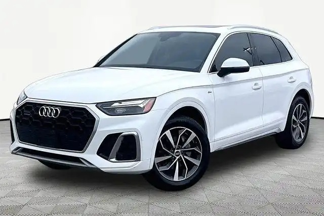 2023 Audi Q5 45 Premium Plus's photo