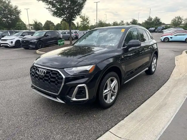 2024 Audi Q5 55 e Premium Plus's photo