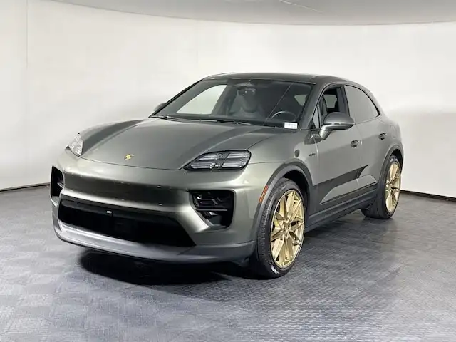 2025 Porsche Macan Macan 4S Electric's photo