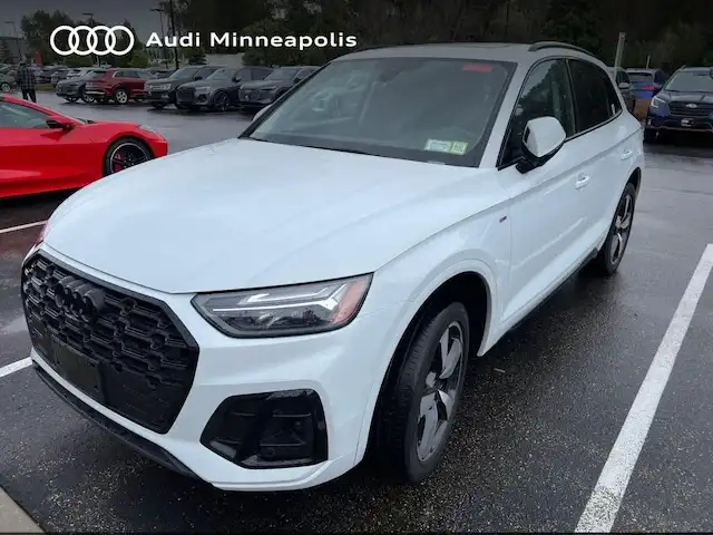 2023 Audi Q5 45 Premium Plus's photo