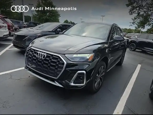 2024 Audi Q5 45 Premium Plus's photo