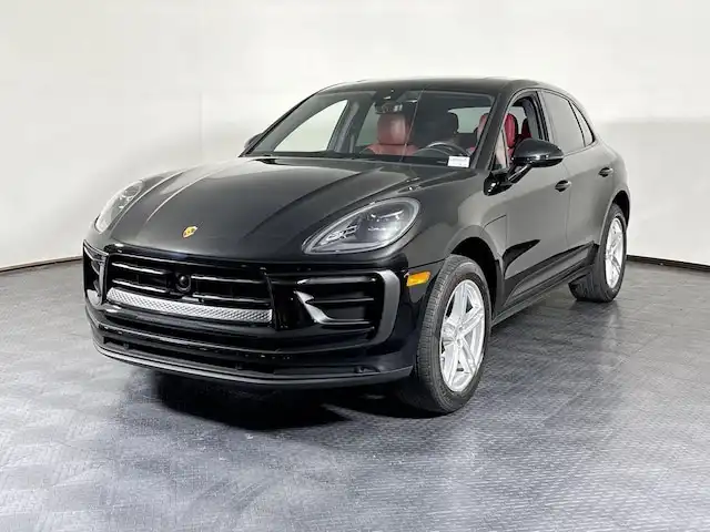 2023 Porsche Macan Base's photo