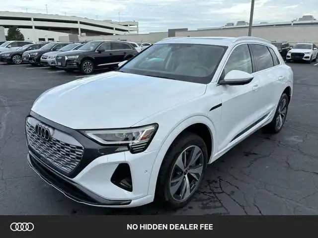 2024 Audi Q8 e-tron 114 kWh Premium Plus quattro 55's photo