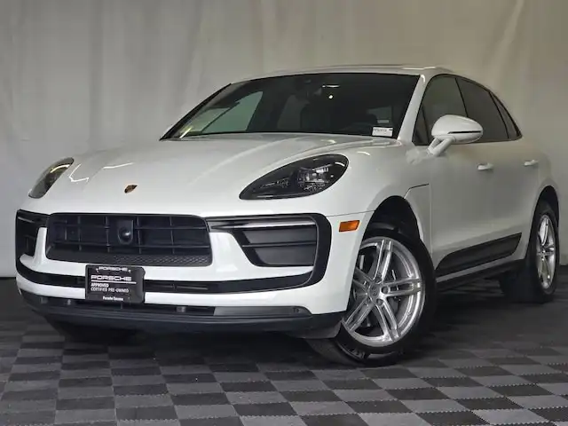 2024 Porsche Macan T's photo