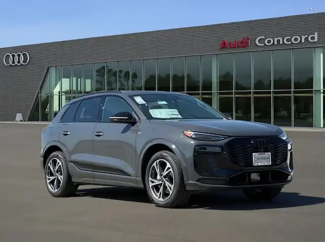 2027 Audi Q6 e-tron Premium Plus quattro's photo
