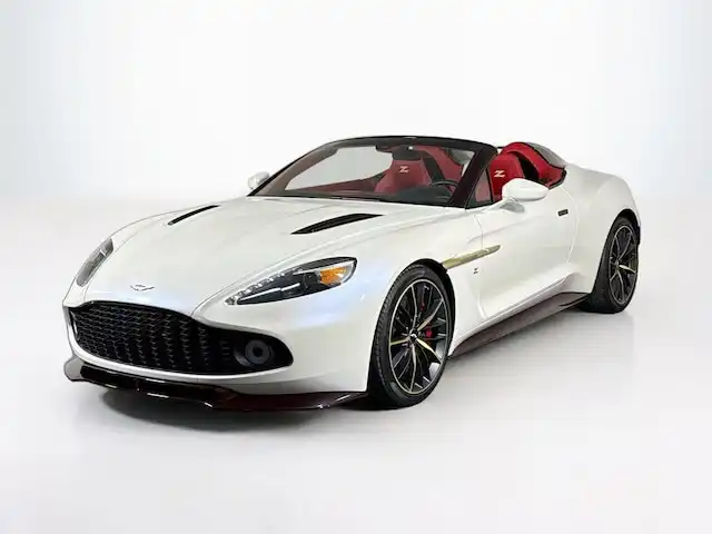 2018 Aston Martin Vanquish's photo