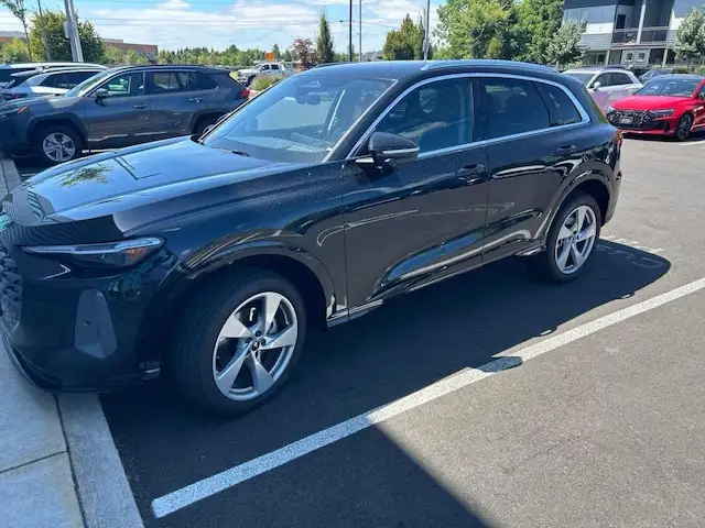 2025 Audi Q5 40 Premium Plus's photo