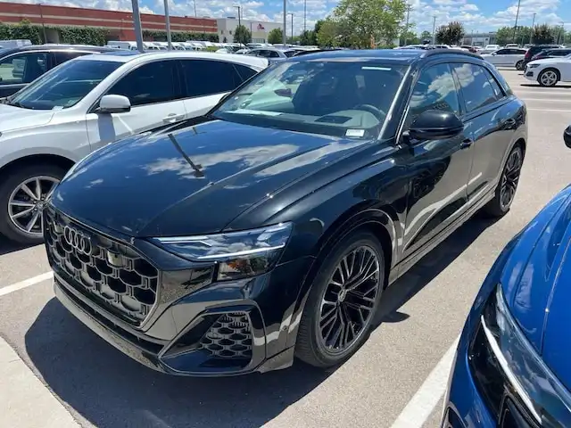 2026 Audi SQ8 Prestige quattro's photo