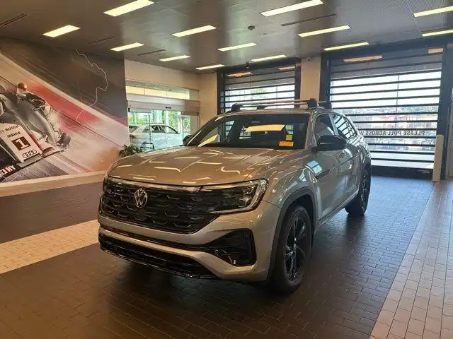 2026 Volkswagen Atlas Cross Sport 2.0T SEL R-Line 4MOTION's photo