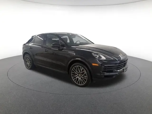 2023 Porsche Cayenne Platinum Edition photo 3