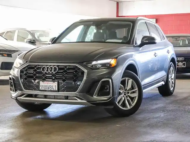 2023 Audi Q5 45 Premium's photo