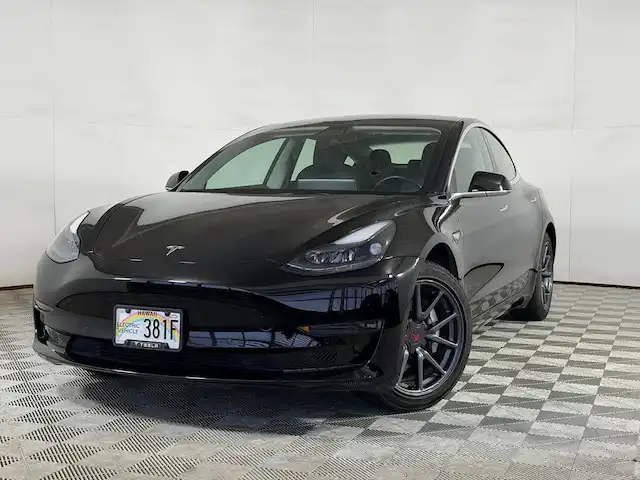 2019 Tesla Model 3 Standard Range Plus's photo