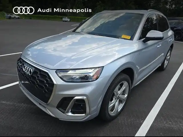 2024 Audi Q5 45 Premium Plus's photo