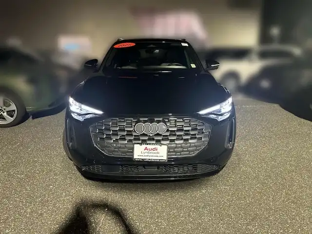 2025 Audi Q5 40 Premium Plus's photo