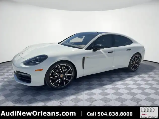 2022 Porsche Panamera 4S E-Hybrid's photo