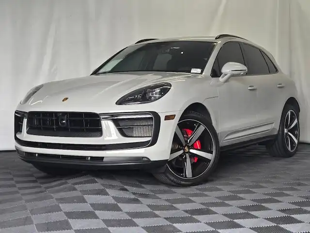 2024 Porsche Macan S's photo