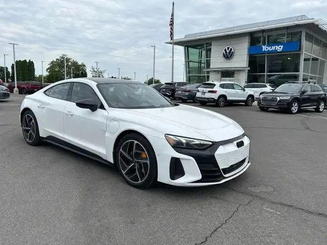 2023 Audi RS e-tron GT Base's photo