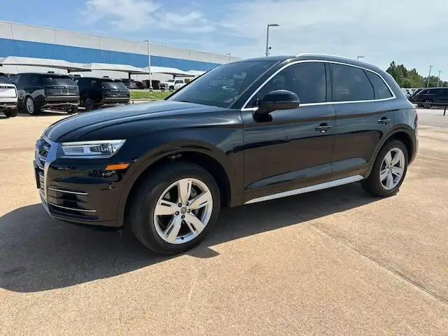 2019 Audi Q5 2.0T quattro S tronic Premium's photo