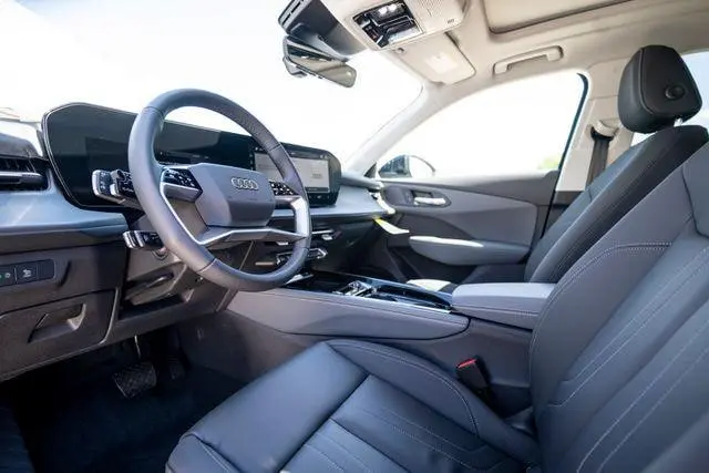 2026 Audi Q3 S Line quattro photo 4