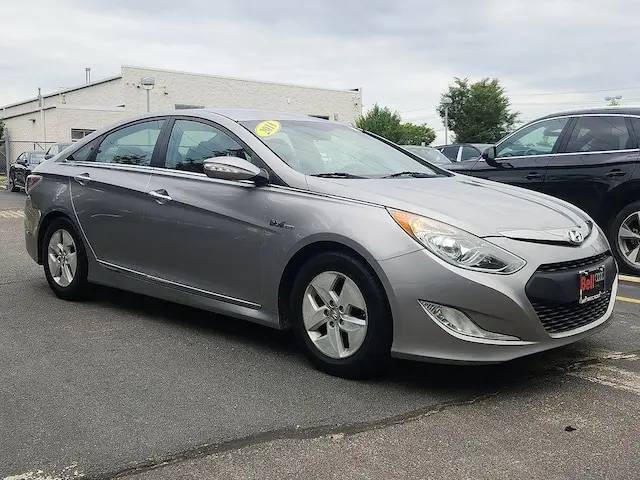 Vehicle Image 2