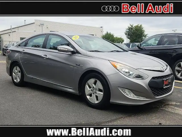 2011 Hyundai Sonata Base photo 1
