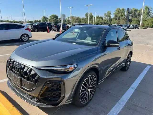 2026 Audi SQ5 Premium Plus quattro's photo