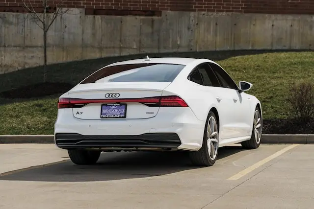 2023 Audi A7 55 Premium Plus quattro S tronic photo 4