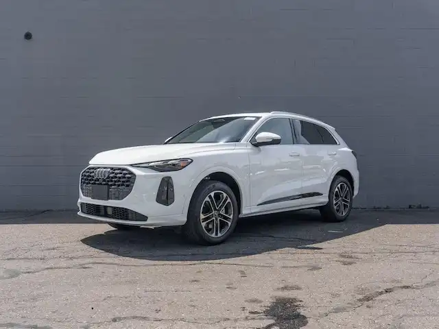 2025 Audi Q5 40 Premium's photo