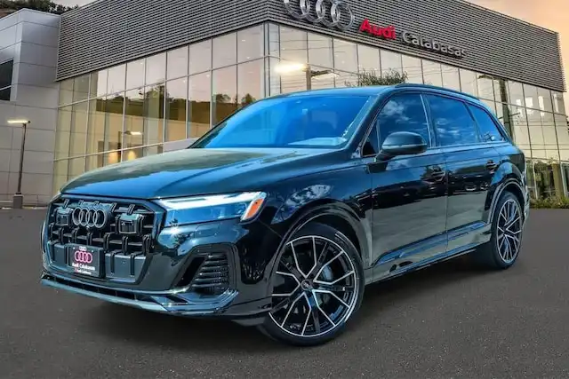 2025 Audi Q7 55 Premium Plus quattro Tiptronic's photo