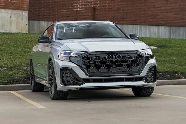 2026 Audi SQ8 Prestige quattro's photo