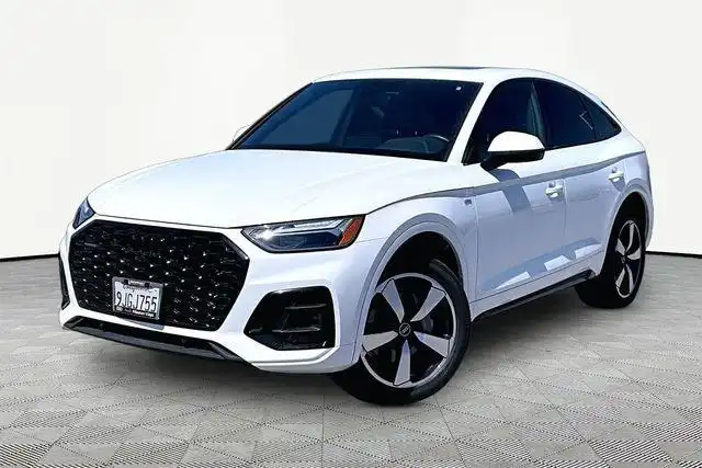 2023 Audi Q5 Sportback 45 Premium Plus's photo