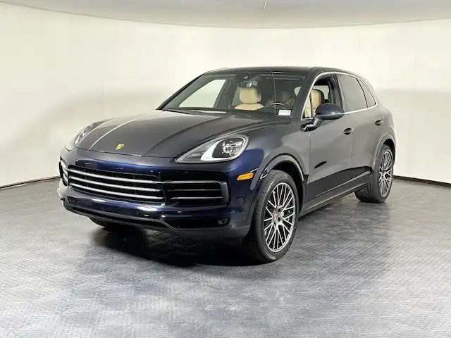 2023 Porsche Cayenne Platinum Edition's photo