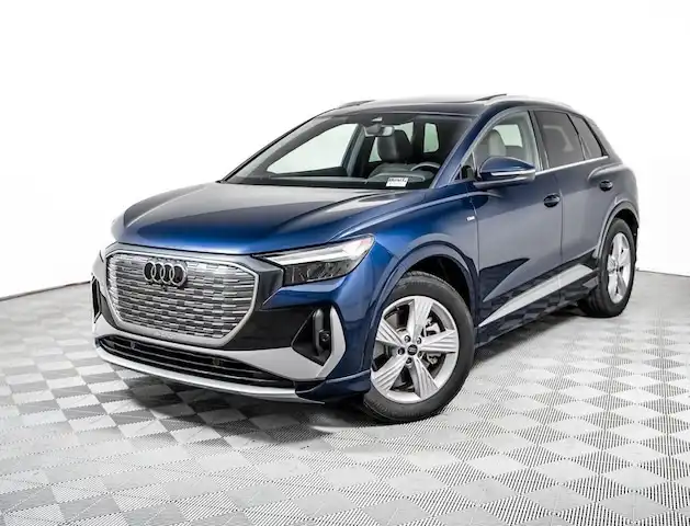 2025 Audi Q4 e-tron 55 Premium quattro's photo