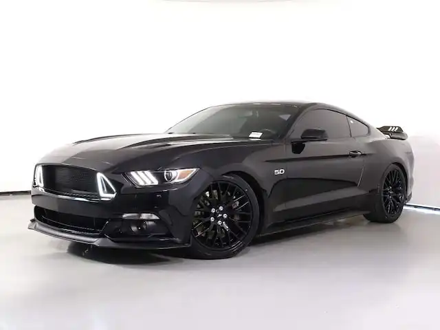 2017 Ford Mustang GT Coupe Premium's photo