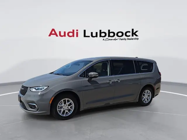 2023 Chrysler Pacifica Touring L photo 5