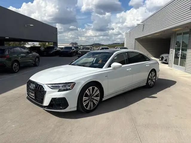 2024 Audi A8 55 TFSI quattro Tiptronic L's photo