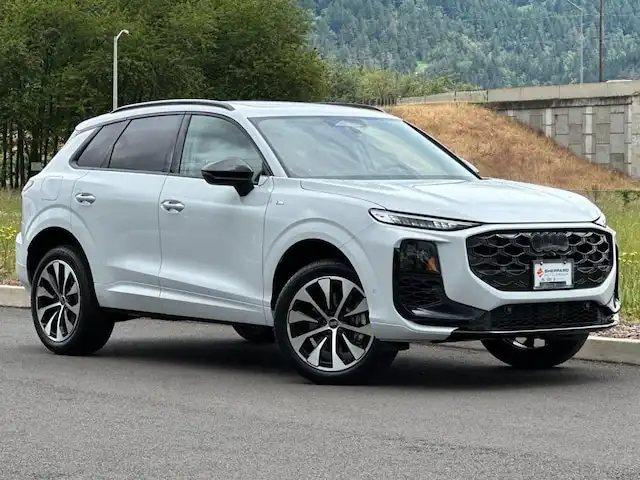 2026 Audi Q3 S Line quattro's photo