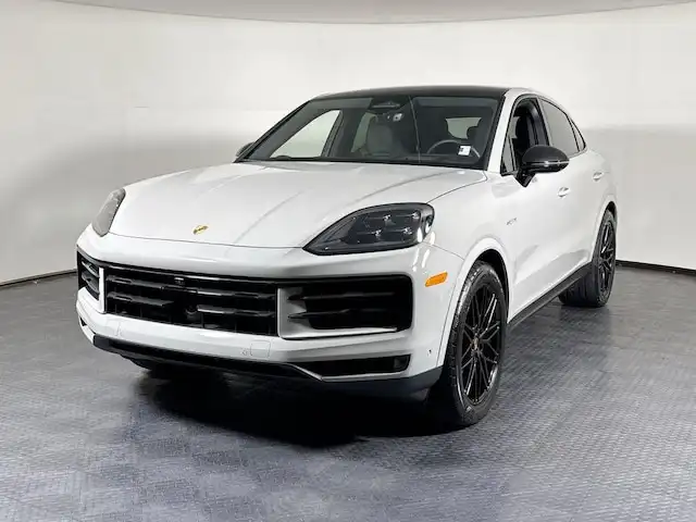 2026 Porsche Cayenne E-Hybrid's photo