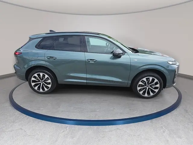 2026 Audi Q3 S Line quattro photo 4