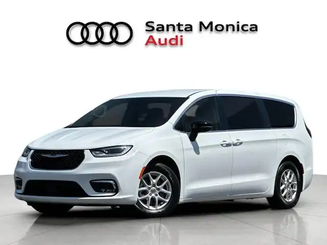 2024 Chrysler Pacifica Touring L's photo