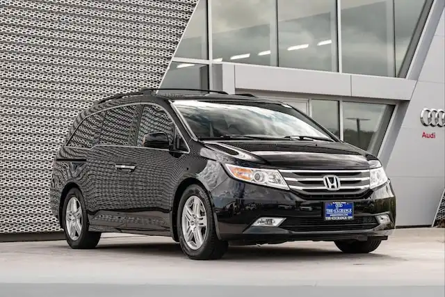 2013 Honda Odyssey Touring's photo